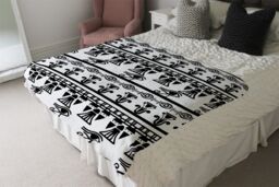 Benjamin Tate Design Egyptian Eye Of Horus Heiroglyphs Blanket in Natural - Size: 120 cm x 150 cm - thumbnail 3