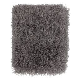 Furn Rowan Faux Fur Throw in Grey - Size: 130 cm x 170 cm - thumbnail 3