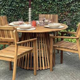 Wyld and Coco Acacia 120 cm Round Outdoor Dining Table Light Brown