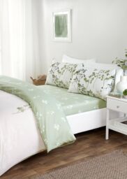 Rapport Home Shadow Floral Microfibre Complete Duvet Cover Set With Pillowcase in Green - Size: King
