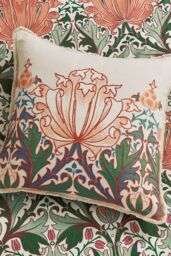 Morris & Co 'Helena' Cotton Cushion in Teal - Size: 50 cm x 50 cm - thumbnail 2