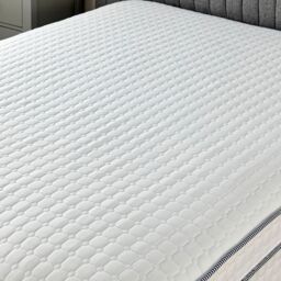 Somnior Gel Memory Foam Hybrid High Loft Pocket Mattress for Extra Support Pressure Relieving Made in UK in White - Size: Small Double - thumbnail 6