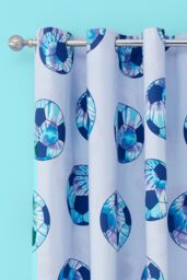 Catherine Lansfield 'Tie Dye Football' Reversible Eyelet Curtains in Lilac - Size: 168 cm width x 183 cm drop - thumbnail 3