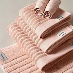 Misona Luxury Ribbed Bath Towel - 100% GOTS Cotton in Pale Pink - thumbnail 3