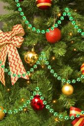 Neel Blue 9M Metallic Christmas Bead Chain - 7.5mm Shiny Pearl Garland in Green - thumbnail 6