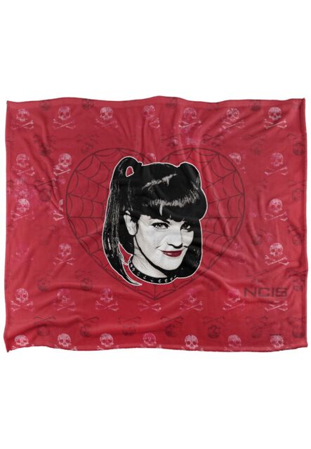 ViacomCBS/Nickelodeon NCIS Abby Heart Silky Touch Super Soft Throw Blanket 152 X 127 cm in White - image 1