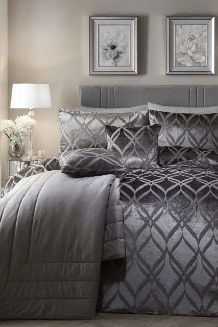 Soiree 'Belfort' Woven Geo Velvet Duvet Cover Set in Dark Grey - Size: Super King - image 1