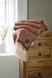 The Lyndon Company Supersoft Moorland 100% Brushed Wool Jacquard Throw in Burnt Orange - Size: 130 cm x 170 cm - thumbnail 1