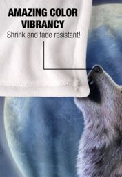 JQ Licensing Jlo Howling Wolf Moon Silky Touch Super Soft Throw Blanket 152 X 127 cm in White - thumbnail 4