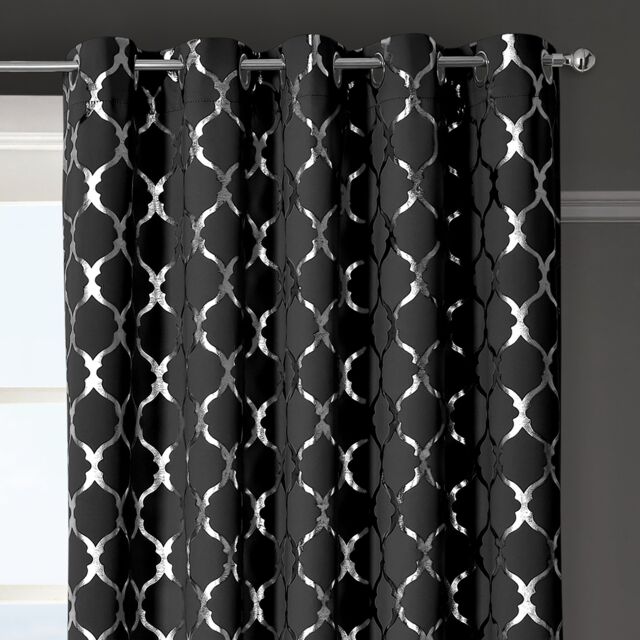 Velosso Arabesque Thermal Blackout Ready Made Eyelet Curtains in Black - Size: 117 cm width x 137 cm drop