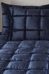 Soiree 'Brighton Square' Soft Velvet Box Stitched Duvet Cover Set in Navy - Size: Double - thumbnail 3