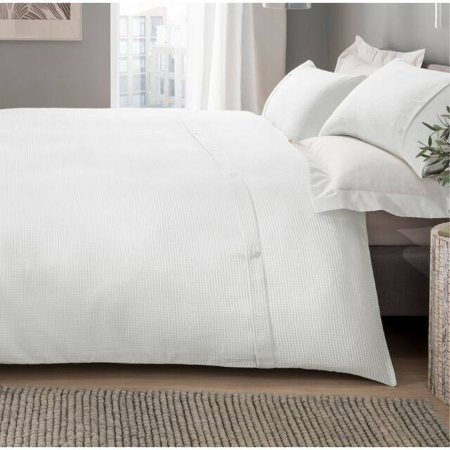 Smart Living Super Soft Classy Waffle Super Soft Duvet Cover With Pillowcases in White - Size: Single - image 1