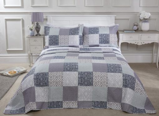 New Edge Blinds Worcester Bedspread in Blue - Size: King - image 1