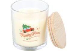 KDMD Coming Home for Christmas Spiced Berry Candle in Cream - thumbnail 3
