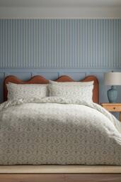 Sanderson 'Summer Scallop' Cotton Duvet Cover Set in Indigo - Size: Double - thumbnail 1