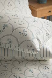 Sanderson 'Summer Scallop' Cotton Duvet Cover Set in Indigo - Size: Double - thumbnail 5