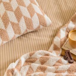 Furn Olsen Geometric Cushion in Beige - Size: 45 cm x 45 cm - thumbnail 5