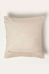 Homescapes Sofia Pleated Velvet Cushion in Cream - Size: 45 cm x 45 cm - thumbnail 3
