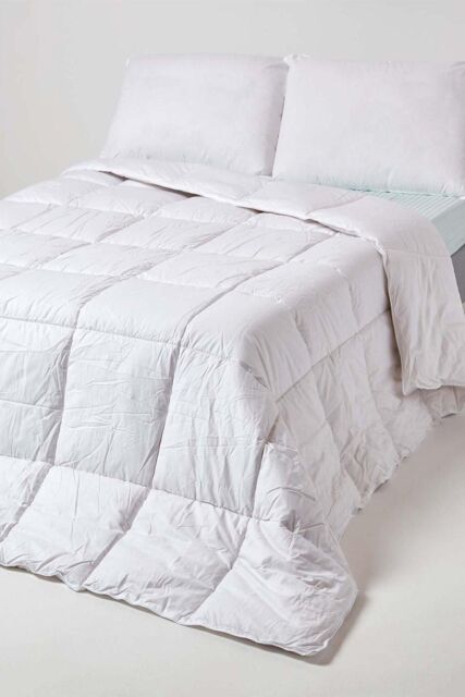 Homescapes Indulgent Pure Mulberry Silk Blend 4.5 Tog Spring/Summer Duvet in White - Size: Double - image 1