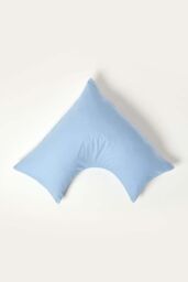 Homescapes Egyptian Cotton V Shaped Pillowcase 200 TC in Blue