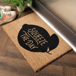 Artsy Mats Humorous Squeeze The Day Doormat in Black - Size: 40 cm x 60 cm - thumbnail 3