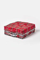 Homescapes Cotton Edward Tartan Floor Cushion in Red - Size: 40 cm x 40 cm - thumbnail 6