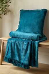 Catherine Lansfield 'Velvet & Faux Fur' Throw in Teal - Size: 150 cm x 200 cm - thumbnail 3