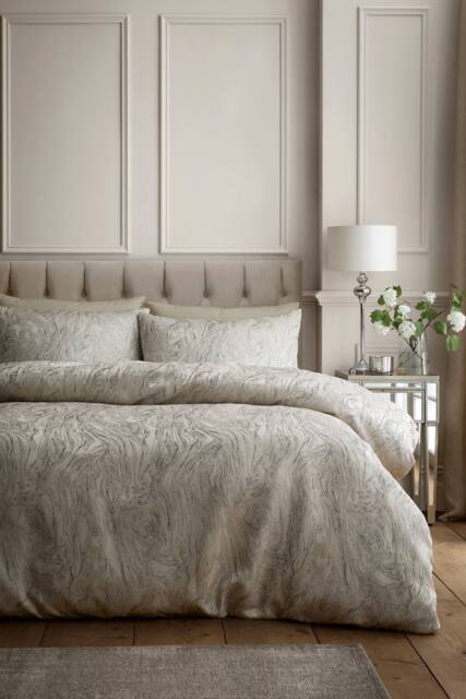 Soiree 'Marble Jacquard' Woven Jacquard Duvet Cover Set in Natural - Size: Double - image 1