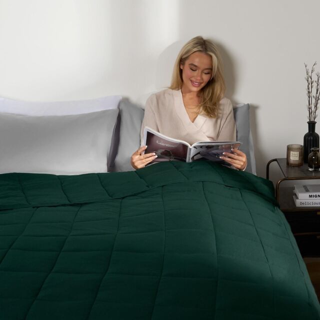 OHS Sensory Sleep Therapy Weighted Blanket 125 x 180 cm 6kg in Dark Green - Size: 125 cm x 180 cm - image 1