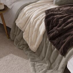 Paoletti Empress Faux Fur Throw in Cream - Size: 130 cm x 180 cm - thumbnail 5