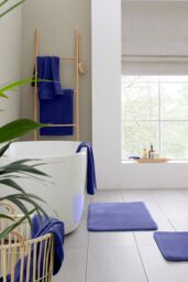 Catherine Lansfield 'Anti Bacterial' Cotton Towels in Navy - Size: Bath Sheet - thumbnail 4