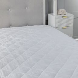 Snug City 12INCH Deep Quilted Mattress Protector Microfibre Soft Touch Fitted Sheet in White - Size: Single - thumbnail 3