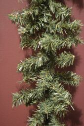 Samuel Alexander Pack of 4 x 2.7m (9ft) x 20cm Canadian Pine Christmas Garland Plain Green - Size: 2.7m (9ft) x 20 cm - thumbnail 6