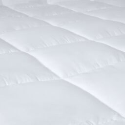 Panda London Cloud Bamboo Duvet - Kids in White - Size: Junior - thumbnail 5
