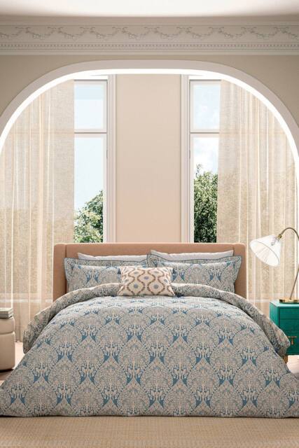 V&A 'Lerena' Cotton Duvet Cover Set in Blue - Size: King - image 1