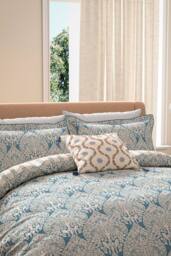 V&A 'Lerena' Cotton Duvet Cover Set in Blue - Size: King - thumbnail 2