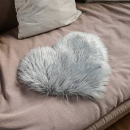ExtraStar Heart Shaped Fluffy Rug, Ultra Soft Plush Shaggy Rug in Grey - Size: 40 cm x 60 cm - thumbnail 7