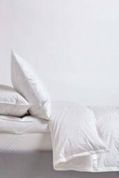 Homescapes Premium White Goose Down 4.5 Tog Summer Duvet - Size: King - thumbnail 3
