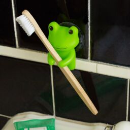 Kikkerland Frog Toothbrush Suction Holder in Green - thumbnail 2
