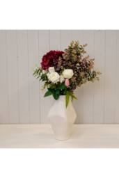 KDMD Modern Beige Sculptural Ribbed Vase in Off-White - thumbnail 4
