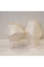 KDMD Modern Beige Sculptural Ribbed Vase in Off-White - thumbnail 2