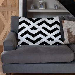 Benjamin Tate Design Black & White Geometric Blanket in Natural - Size: 120 cm x 150 cm - thumbnail 2