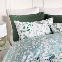 OHS Watercolour Floral Reversible Bedding Set Duvet Cover with Pillowcase in Green - Size: Double - thumbnail 3