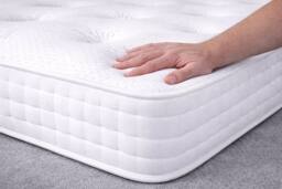 Chester & Oakley Silk 1000 Pocket Spring Memory Foam Mattress in White - Size: Small Double - thumbnail 1
