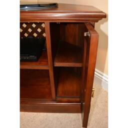 Lock Stock and Barrel Furniture Ltd Solid Corner TV Unit - Mahogany Wood - L40 x W90 x H56 cm in Brown - thumbnail 2