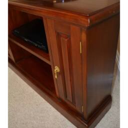 Lock Stock and Barrel Furniture Ltd Solid Corner TV Unit - Mahogany Wood - L40 x W90 x H56 cm in Brown - thumbnail 3