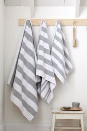 Bianca 'Reversible Stripe' Cotton Jacquard Bath Towel in Grey - thumbnail 4