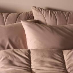 OHS Plain 10.5 TOG Coverless Duvet with Pillowcase Bedding Set in Natural - Size: Double - thumbnail 3