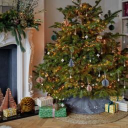 Ivyline Slate Velvet Mistletoe Tree Skirt D80cm in Grey