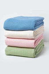 Homescapes Cotton Waffle Blanket Throw - Soft, Breathable & Skin-Friendly in Blue - Size: 125 cm x 150 cm - thumbnail 6